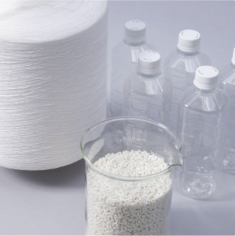 Chips made from plastic bottles become yarn